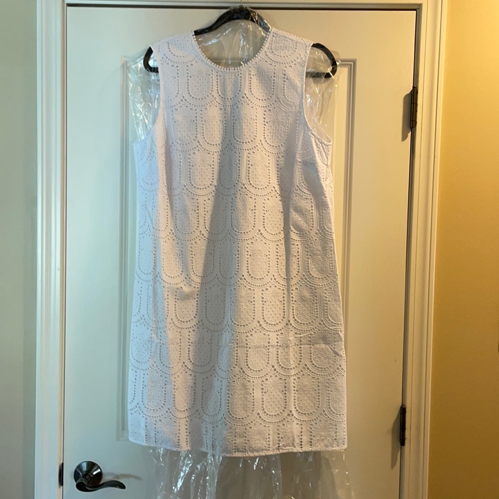 Beautiful pineapple eyelet shift ..brand new .